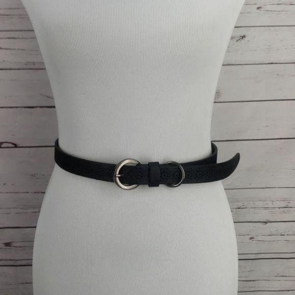 New Directions Embossed Black‎ Floral motif Cut Women’s Buckled Belt - Picture 2 of 16